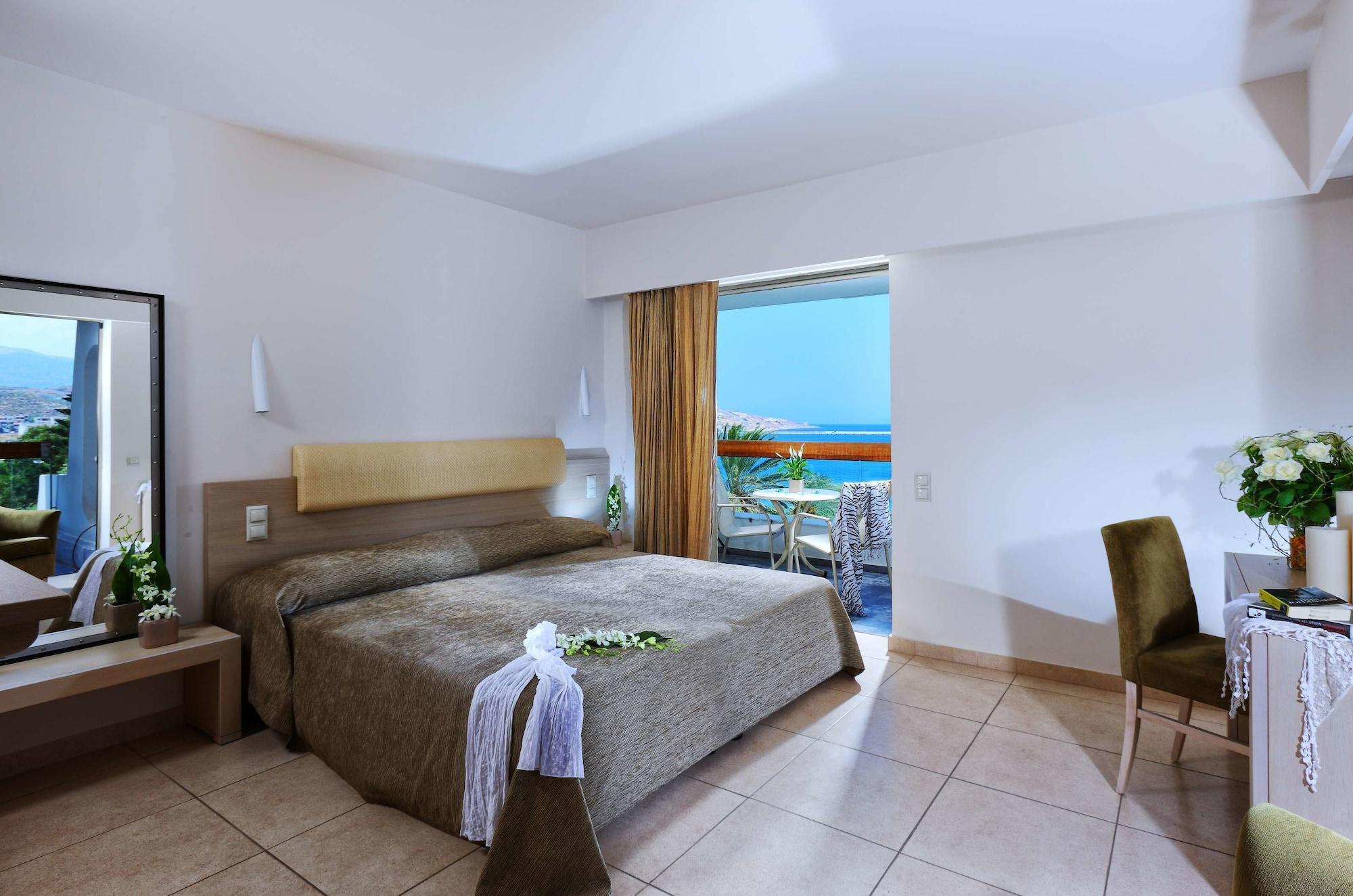 Sitia Beach City Resort & Spa Esterno foto A room at the hotel