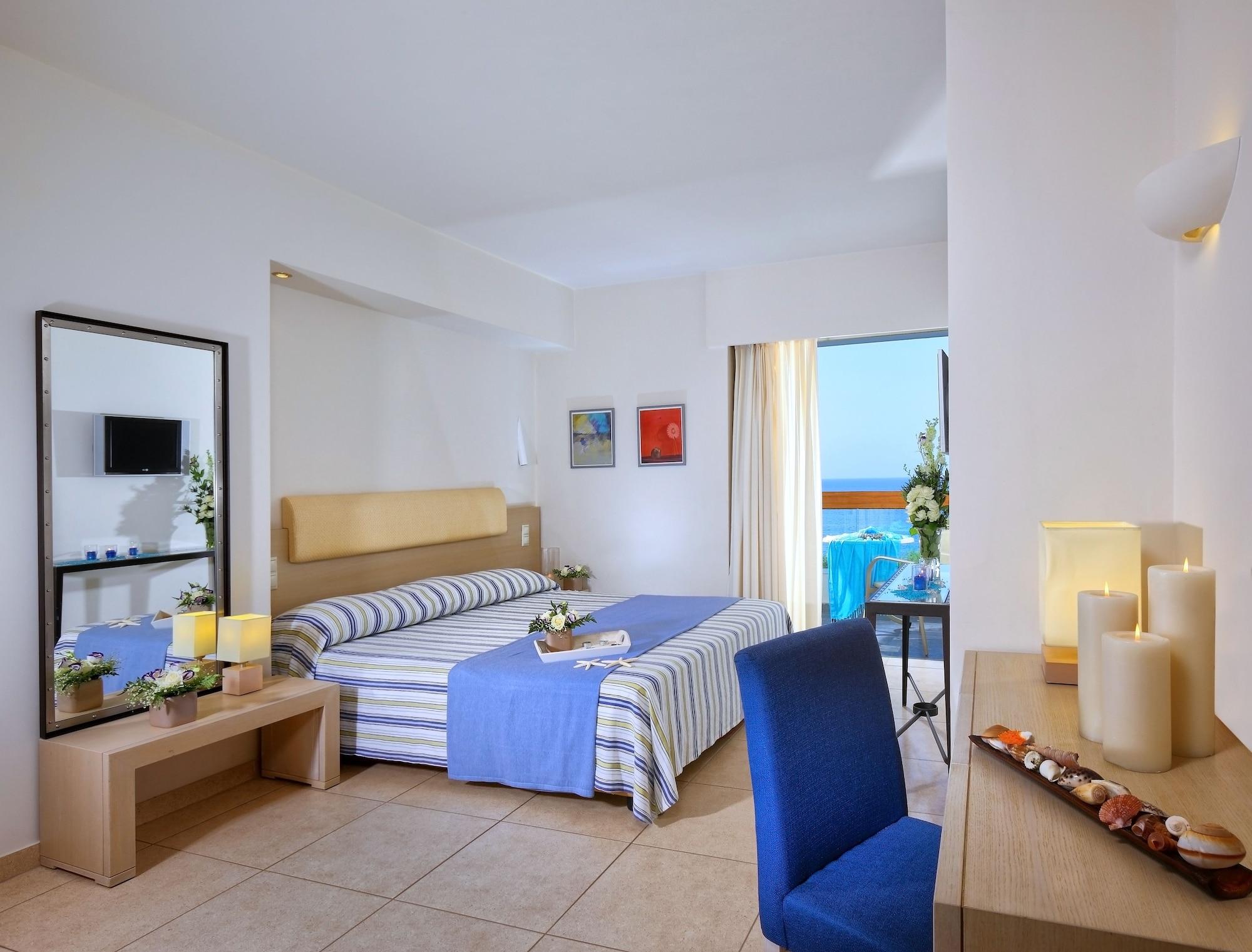 Sitia Beach City Resort & Spa Esterno foto A room at the hotel