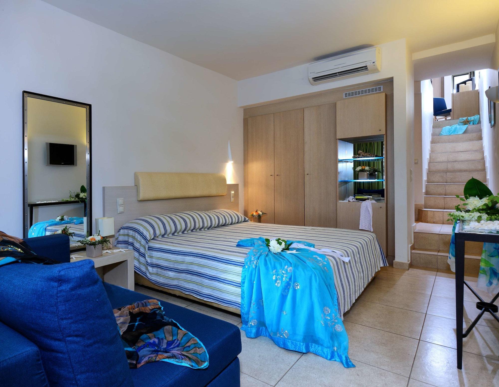 Sitia Beach City Resort & Spa Esterno foto A room at the hotel
