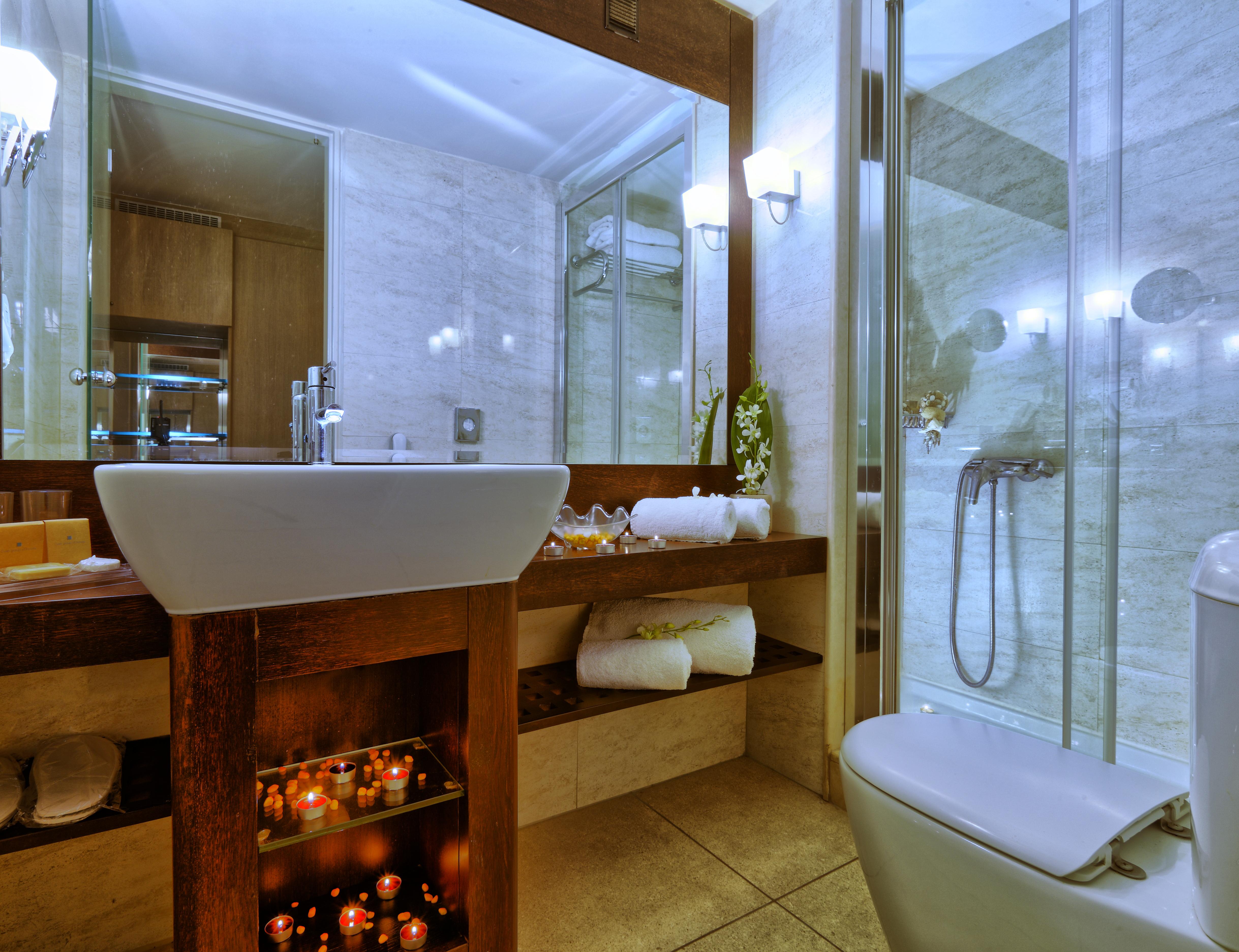 Sitia Beach City Resort & Spa Esterno foto A modern bathroom