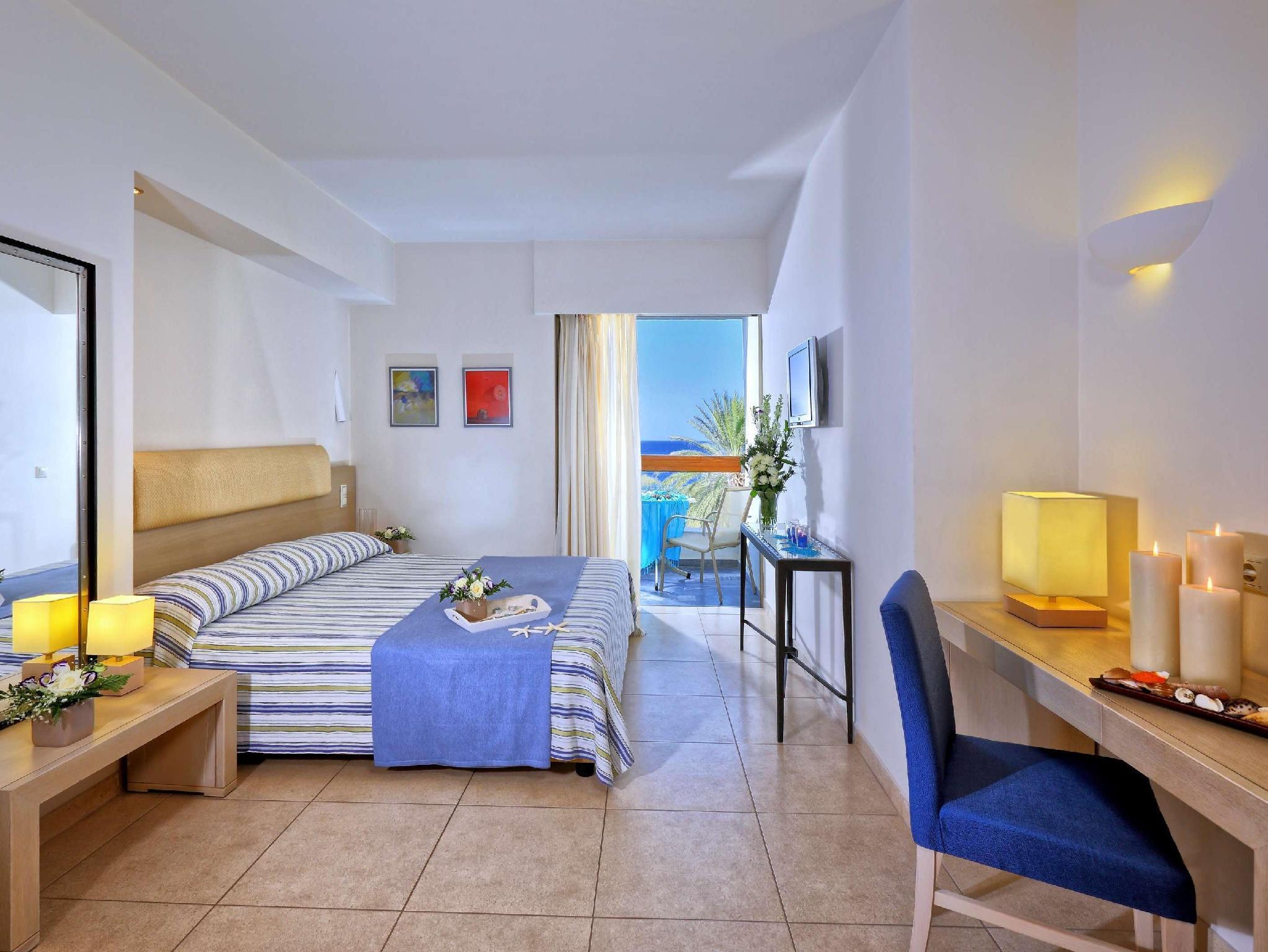 Sitia Beach City Resort & Spa Esterno foto A typical room at the hotel