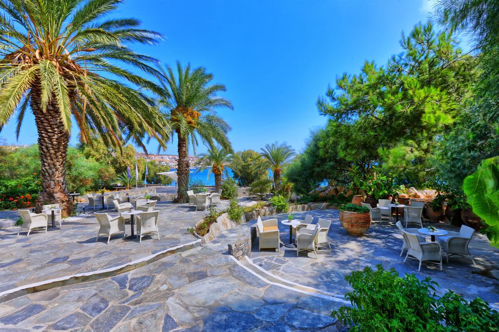 Sitia Beach City Resort & Spa Esterno foto The beach at the hotel