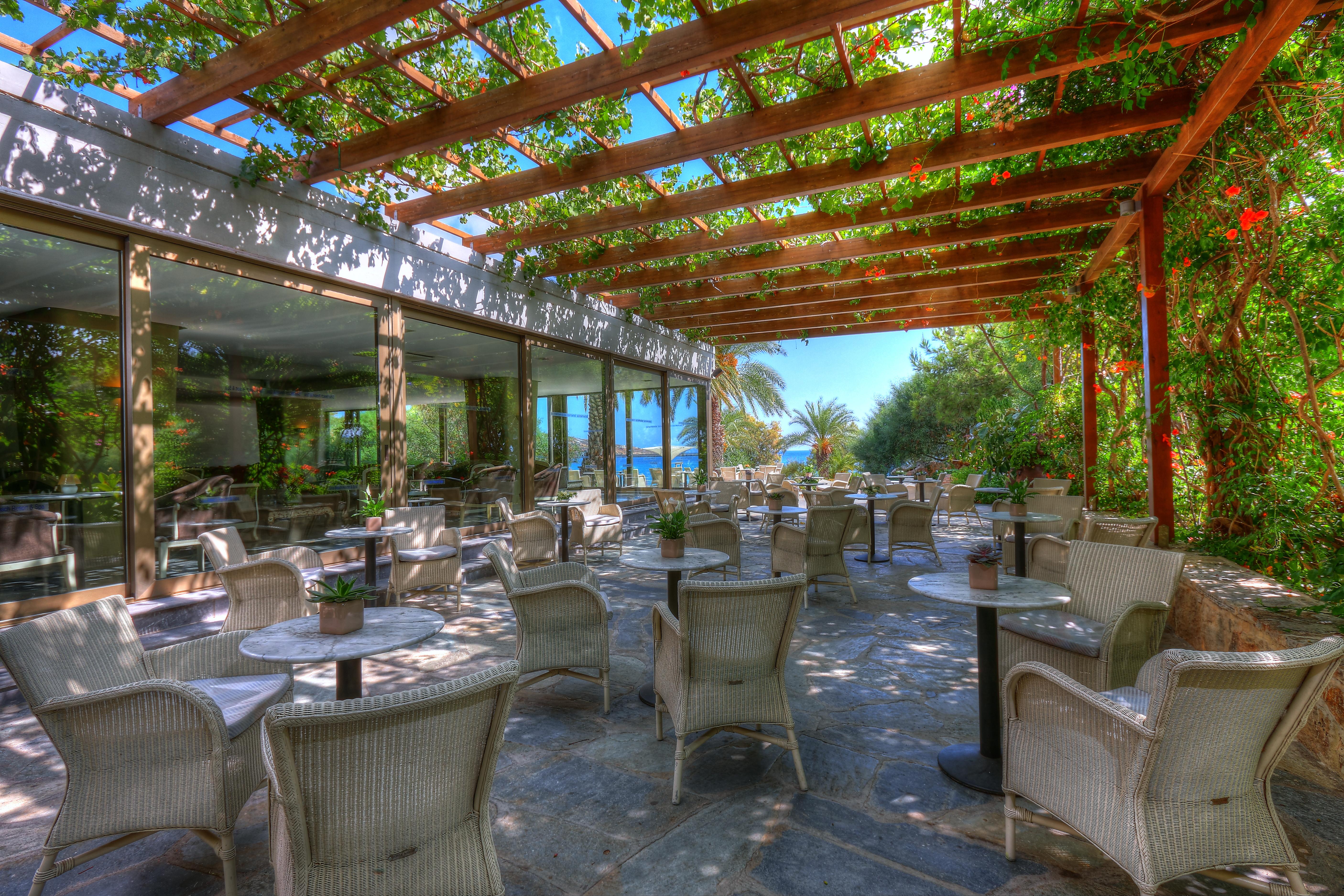 Sitia Beach City Resort & Spa Esterno foto Pergola at the restaurant
