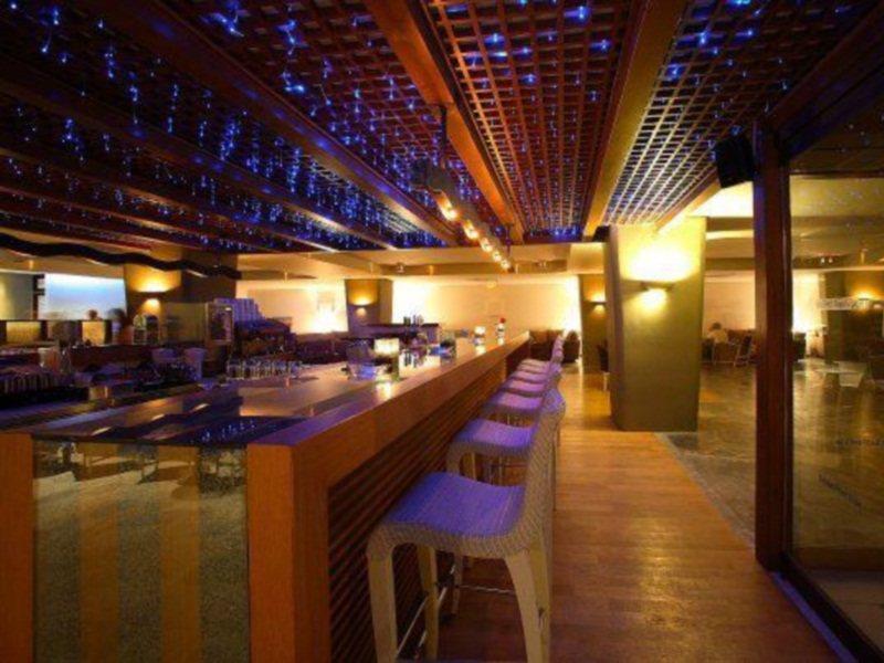 Sitia Beach City Resort & Spa Esterno foto The bar at the 101 bar