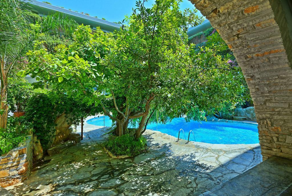 Sitia Beach City Resort & Spa Esterno foto The swimming pool at the hotel