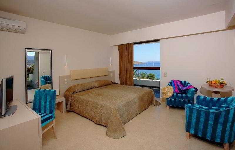 Sitia Beach City Resort & Spa Esterno foto A room at the hotel