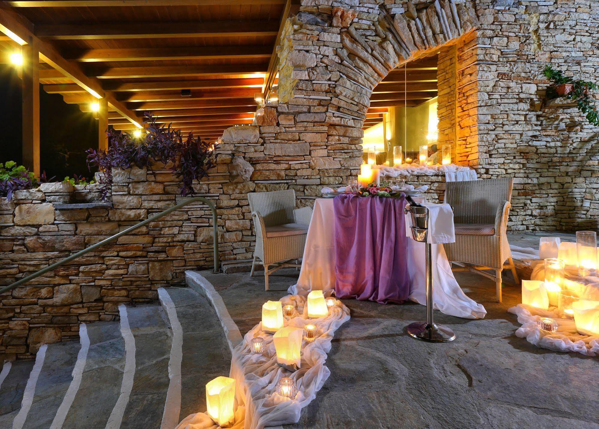 Sitia Beach City Resort & Spa Esterno foto The interior of the restaurant
